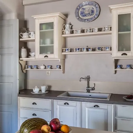 Dellagracia Mansion In Poseidonia Syros *