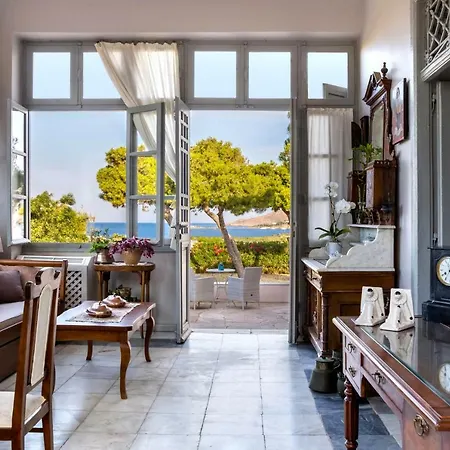 Villa Dellagracia Mansion In Poseidonia Syros *