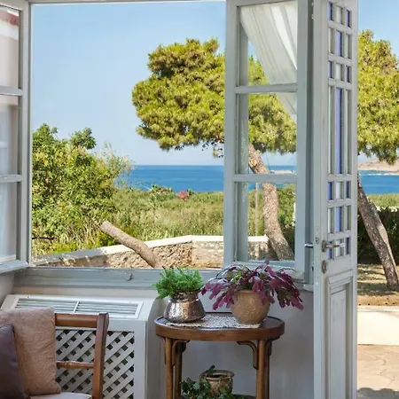 Dellagracia Mansion In Poseidonia Syros