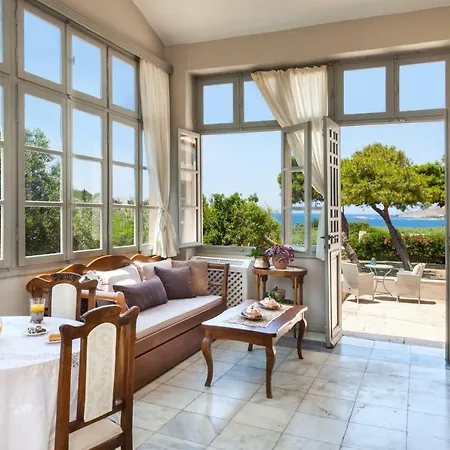 Villa Dellagracia Mansion In Poseidonia Syros *