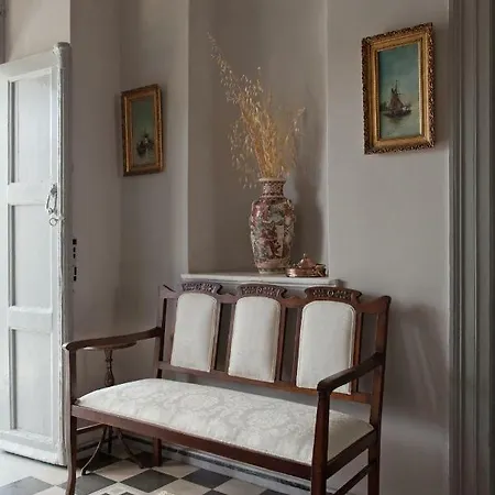 Dellagracia Mansion In Poseidonia Syros