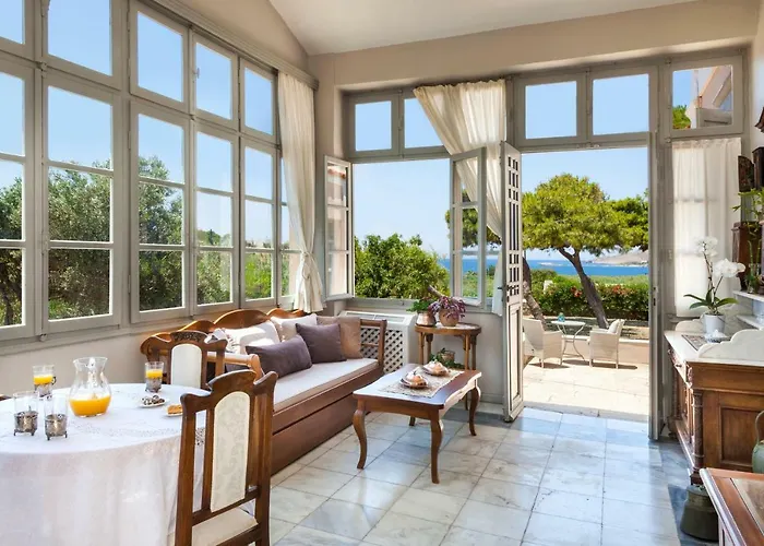 Villa Dellagracia Mansion In Poseidonia Syros *