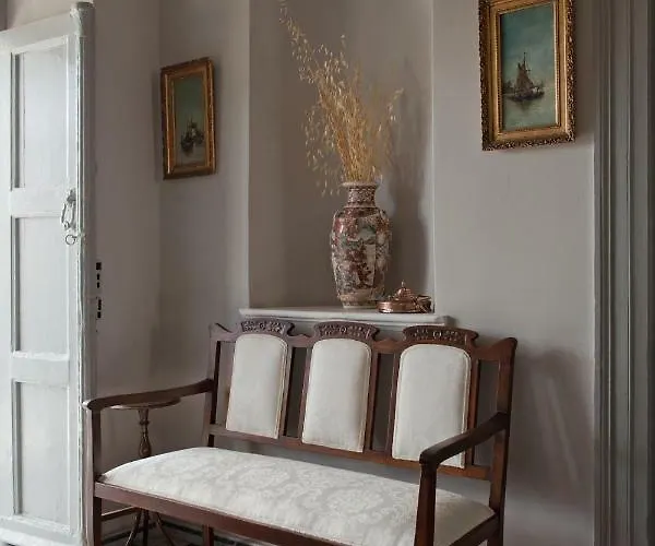 Dellagracia Mansion In Poseidonia Syros