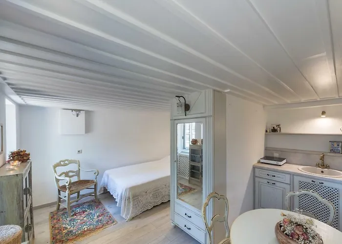 Dellagracia Mansion In Poseidonia Syros