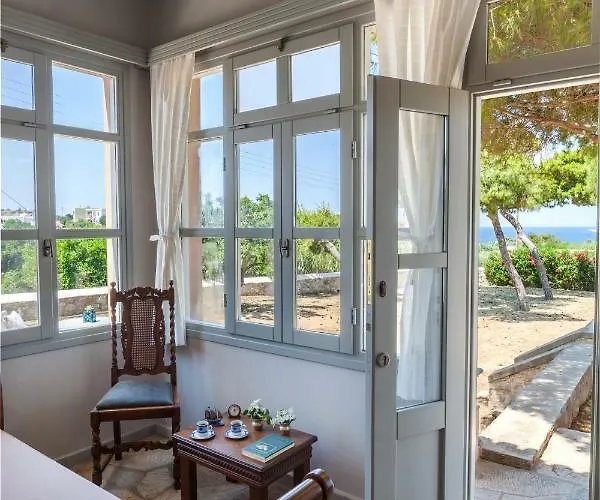 Villa Dellagracia Mansion In Poseidonia Syros *