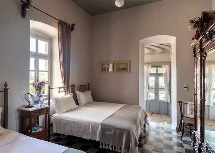 Dellagracia Mansion In Poseidonia Syros * Posidhonía